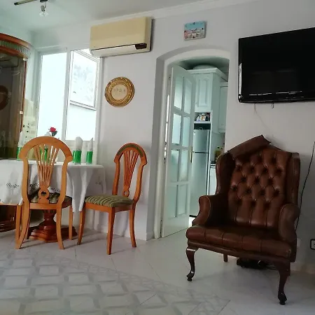 Vakantiehuis Дом В Классическом Старинном Стиле